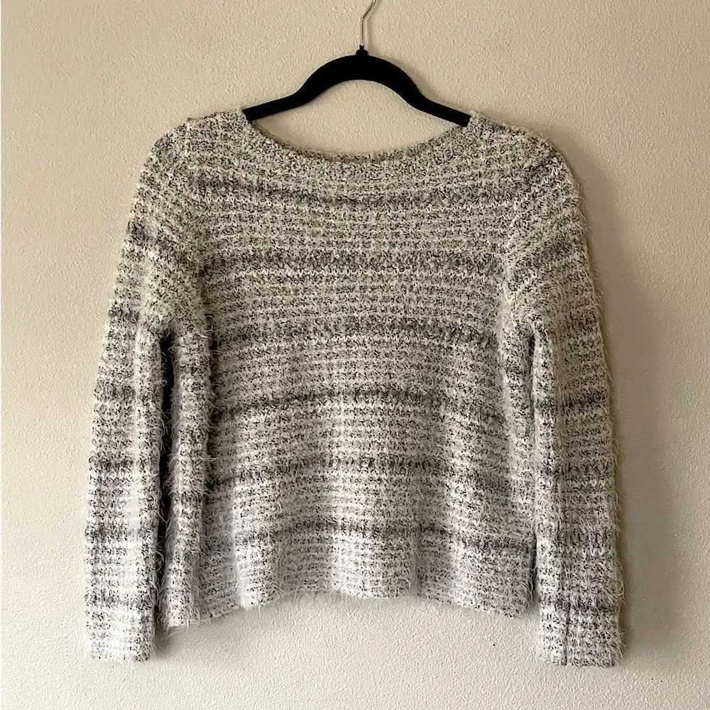 NWOT! Women’s Gray & White, Super-Soft, Wool/Alpaca/Mohair, Sweater. Size Medium